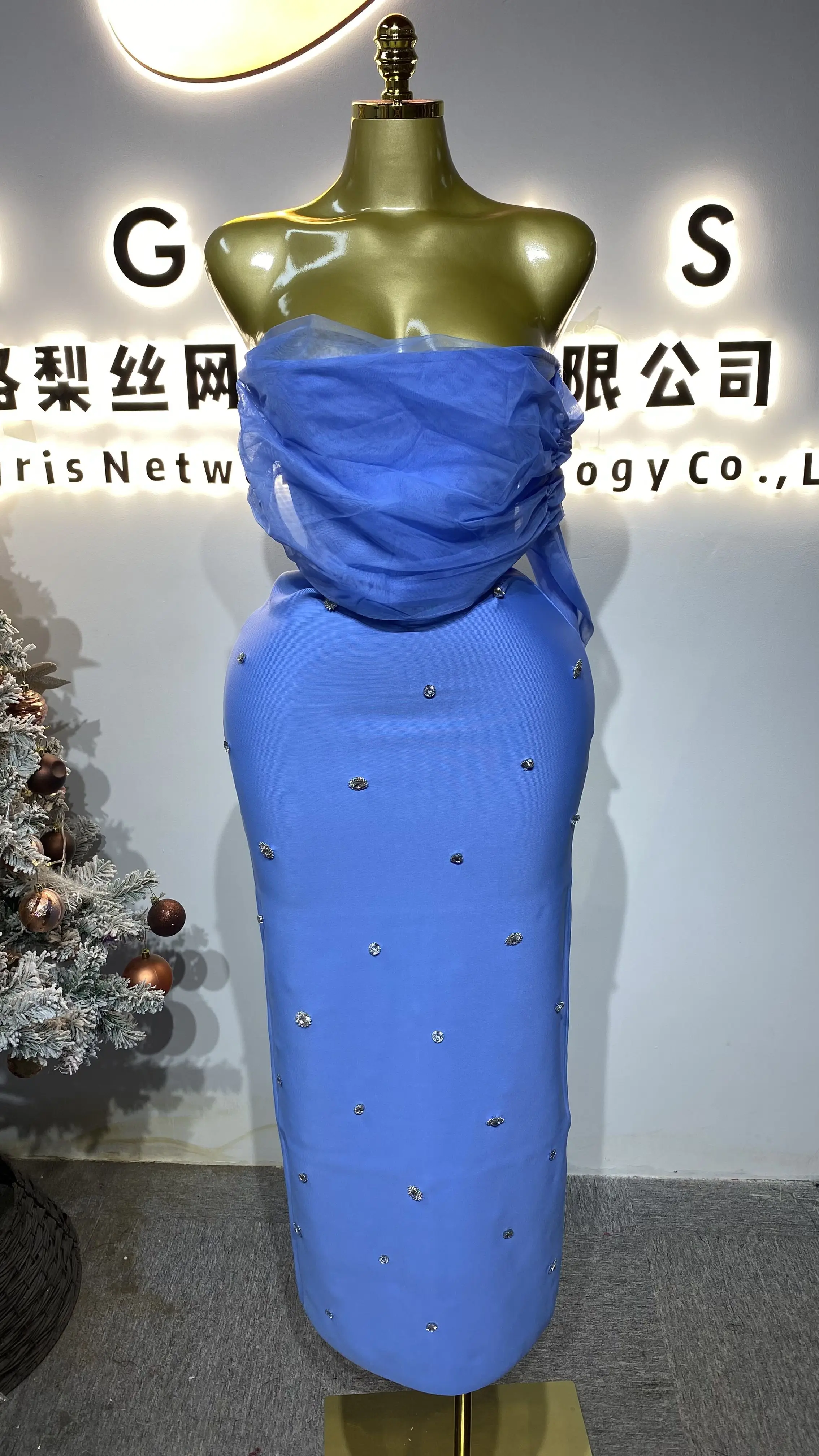 

2025 Summer Fashion New Blue Bandage Dress, Elegant V-neck, Tight-fitting Sexy Long Dress-GZXX214