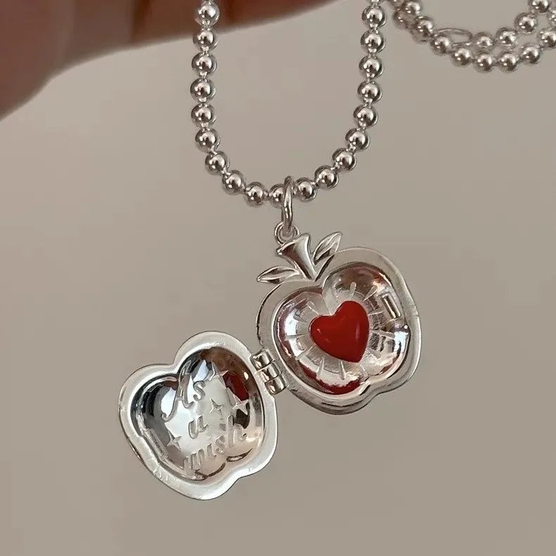 Creative Openable Small Apple Red Heart-shaped Necklace with Sweet Red Heart Collarbone Chain Necklace Fashion Jewelry Present