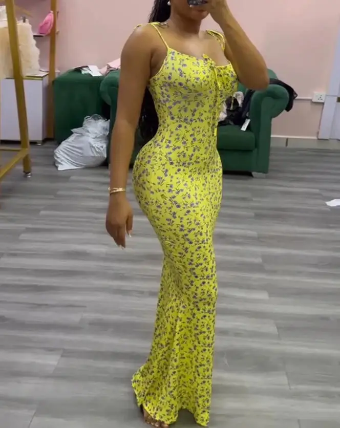 

Women's Dress Summer New Sexy Style Floral Print Low Cut V-Neck Lace Up Waist Bag Buttocks Exposed Back Women's Suspender Dress