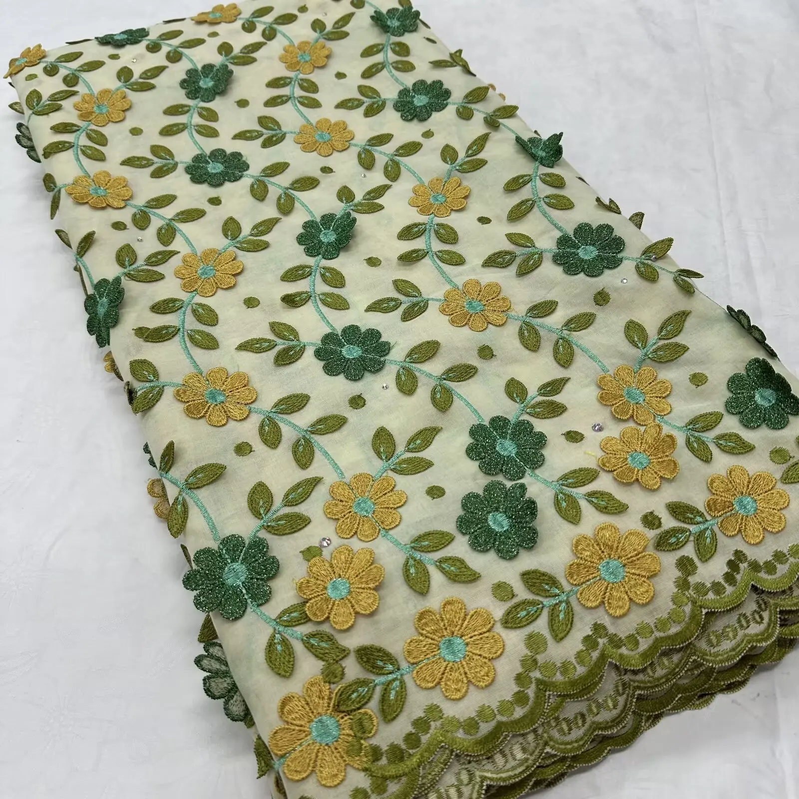 3d Fiori Applique Tessuto di pizzo di cotone Qualità Nigeriano Africano Svizzero Voile Tessuto di pizzo per cucire Le donne Festa di nozze Dr Hm94-1