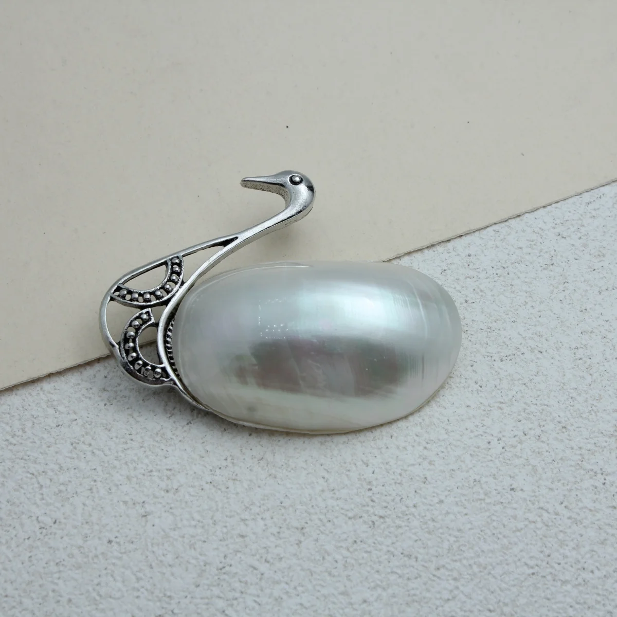 

62x49x15mm Swan Natural Popular Shell Brooch for Jewelry DIY Accessories Accessories Swan White Mother Shell