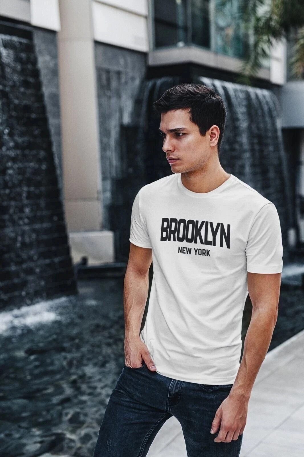 Pure White Round Neck Short Sleeved T-shirt with Black 