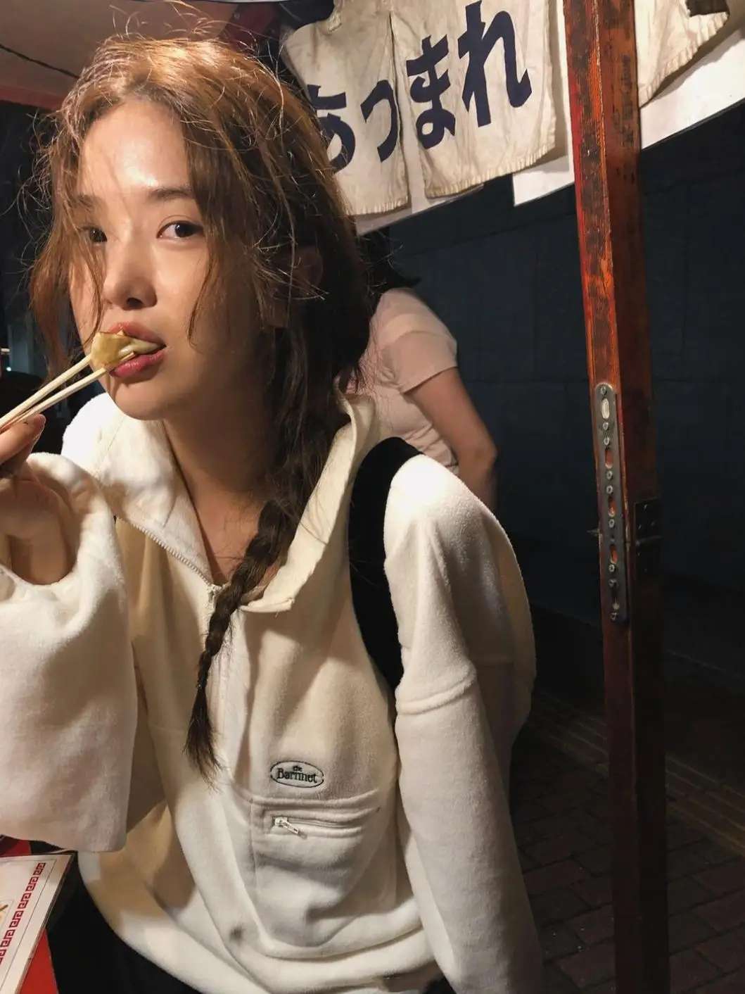 هودي بأكمام طويلة مع تطريز حروف، ملابس خارجية فضفاضة للنساء بأسلوب الشارع، مصنوعة من ألياف البوليستر بقصة مستقيمة #2