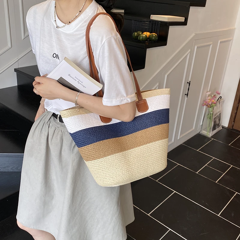 

Women Leather Luxury Classic Fashion Designer Shoulder Tote Bag Elegant Crossbody Handbag For Modern Chic Outings