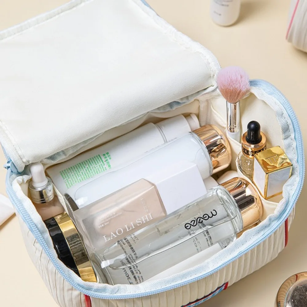 

High Quality Cartoon Pattern Makeup Bag Cute Cottage Large Capacity Cosmetics Bag House-shaped Handheld Portable Wash Bag Women