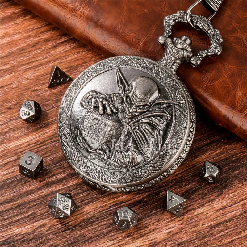 ブロンズゴブリン D20ダイス付き懐中時計ケース、7個の金属製小型多面体ダイスセット、卓上ボードゲームアクセサリー