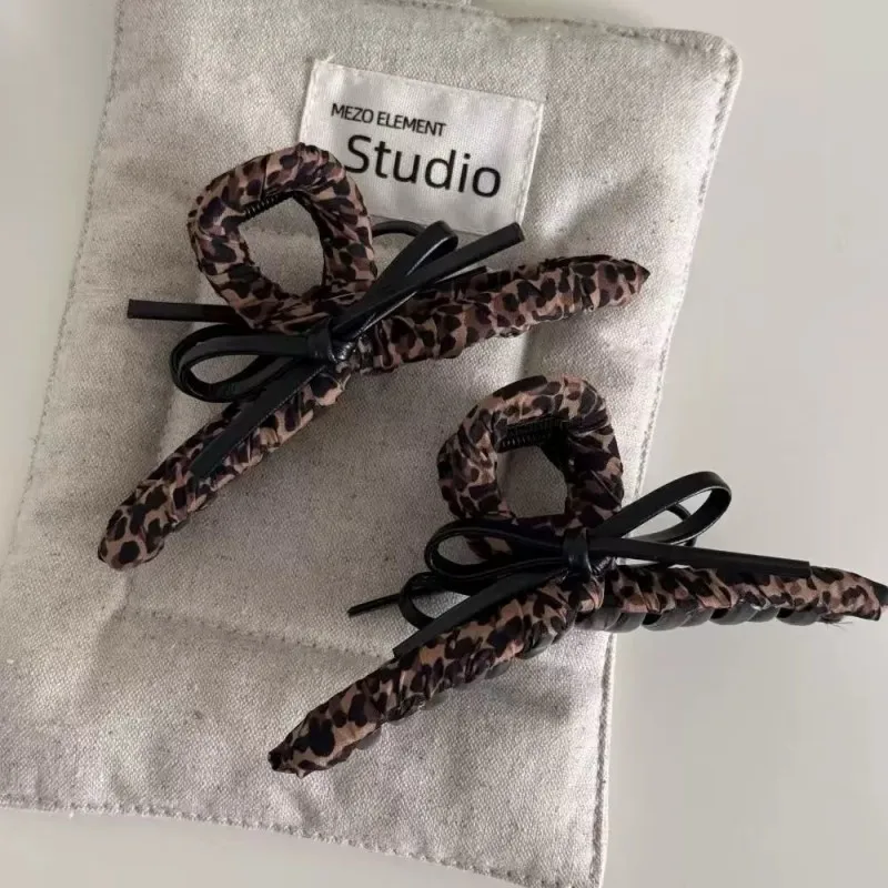 إكسسوارات شعر بمشبك كبير عالي الجودة بطبعة الفهد للنساء