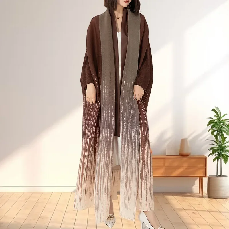 ยุโรปสหรัฐอเมริกายาว Trench Coat Miyake ผู้หญิง PLUS ขนาดแฟชั่นหลวมการพิมพ์สง่างาม Classy Holiday เสื้อผ้า