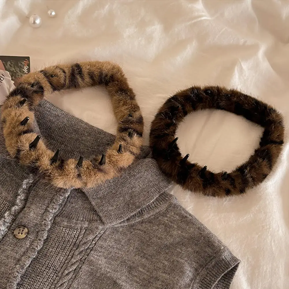 2024 New Leopard Print Plush Hairband Retro Brown Headband Fashion Fluffy Non-slip Teethed Hair Band Cool Girl Hair Accessories