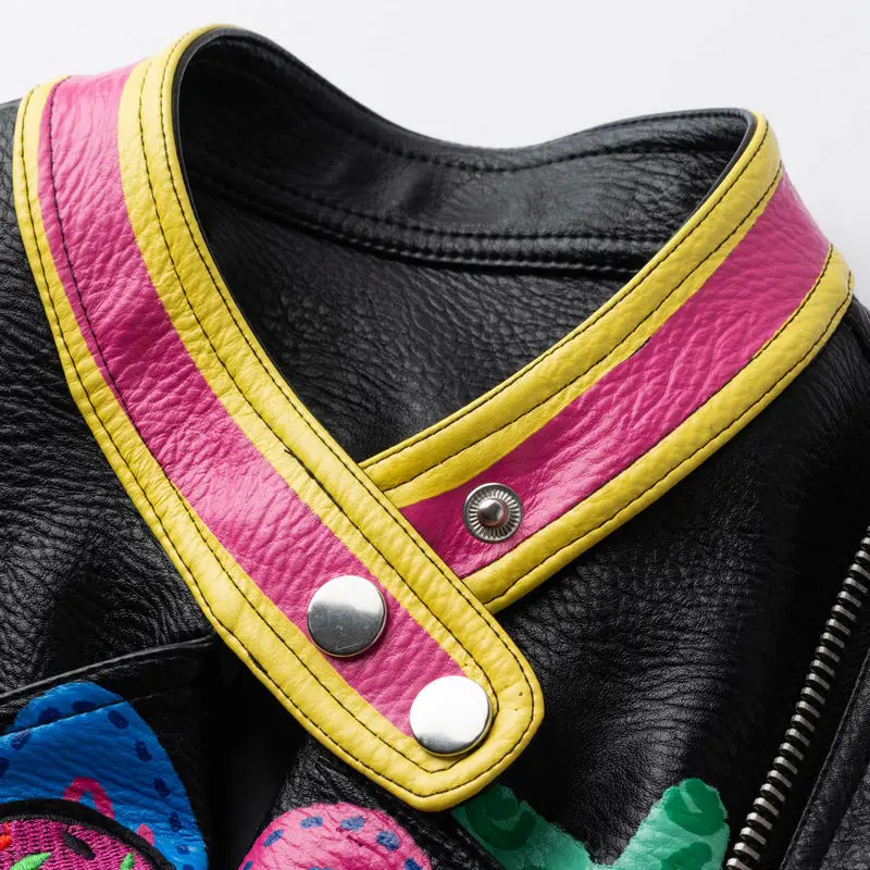 معطف جلد قصير جرافيتي أسود للنساء، سترة بسحاب للدراجات النارية، بانك روك، جودة البولي يوريثان، موضة، شتاء