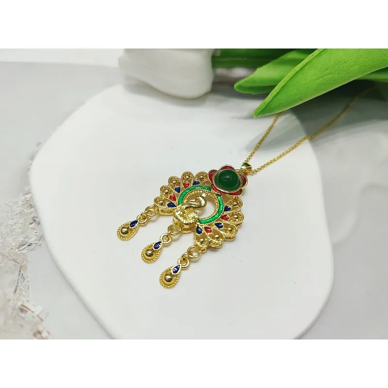 Copper Inlaid Natural Chalcedony Peacock Open Screen Fashion Pendant Beautiful Women Necklace