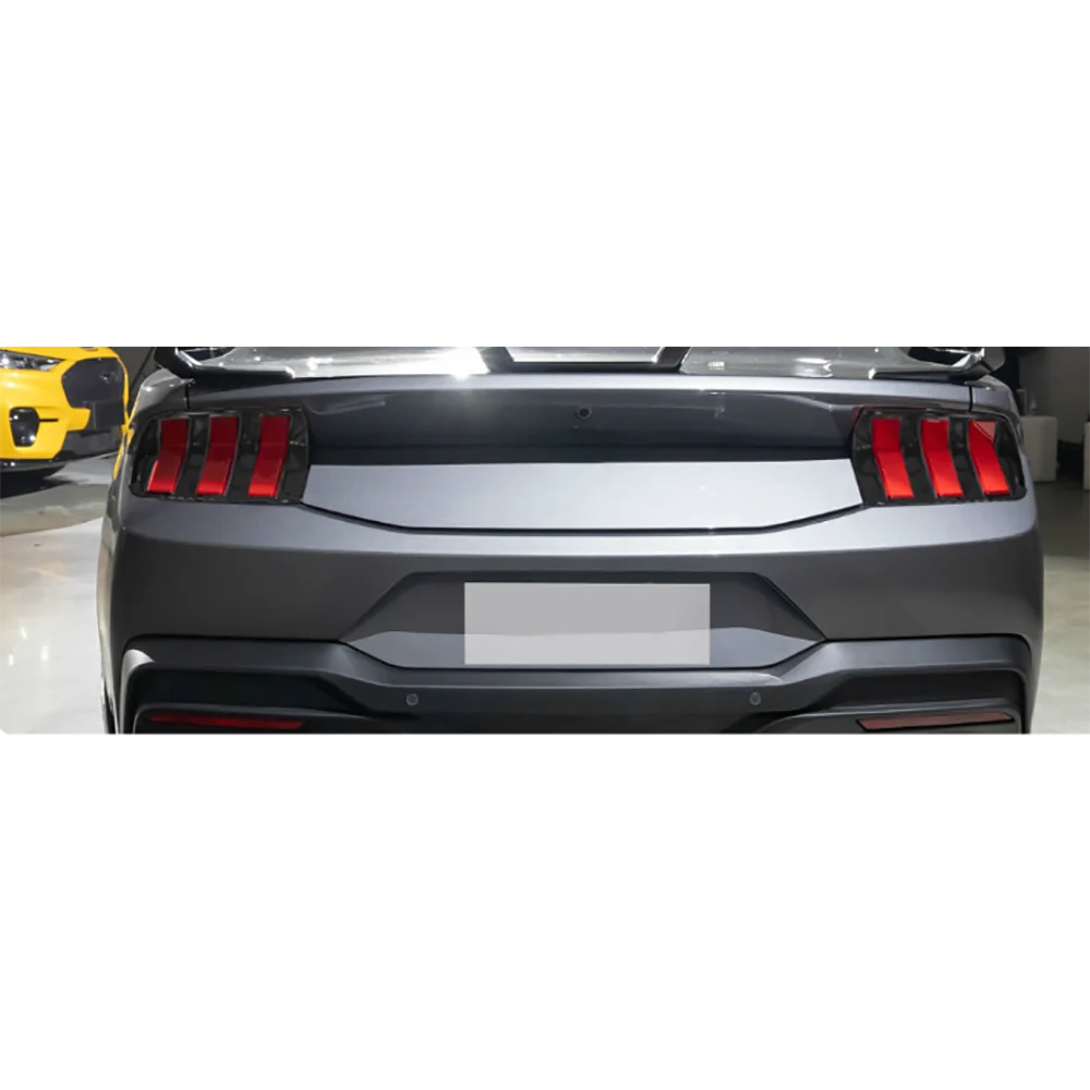 ألياف الكربون الجافة لفورد موستانج 2024 + إطار الضوء الخلفي للسيارة غطاء الكسوة الخلفي غطاء خفيف مجموعات الجسم اكسسوارات السيارات #4