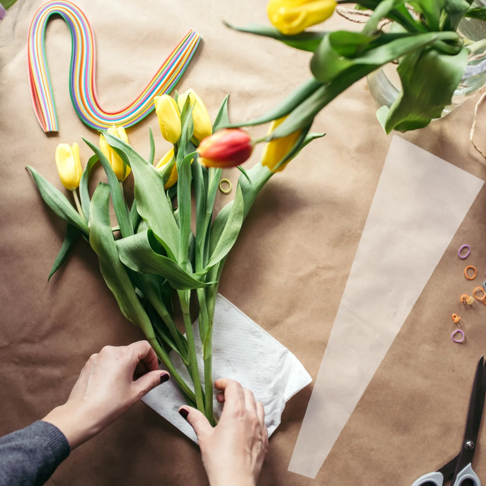 50Pcs Tear Resistant Cellophane Flower Wrapping Bags Bouquet Packaging Florist Supplies Elegant Chic Gift Presentation Paper - view 2