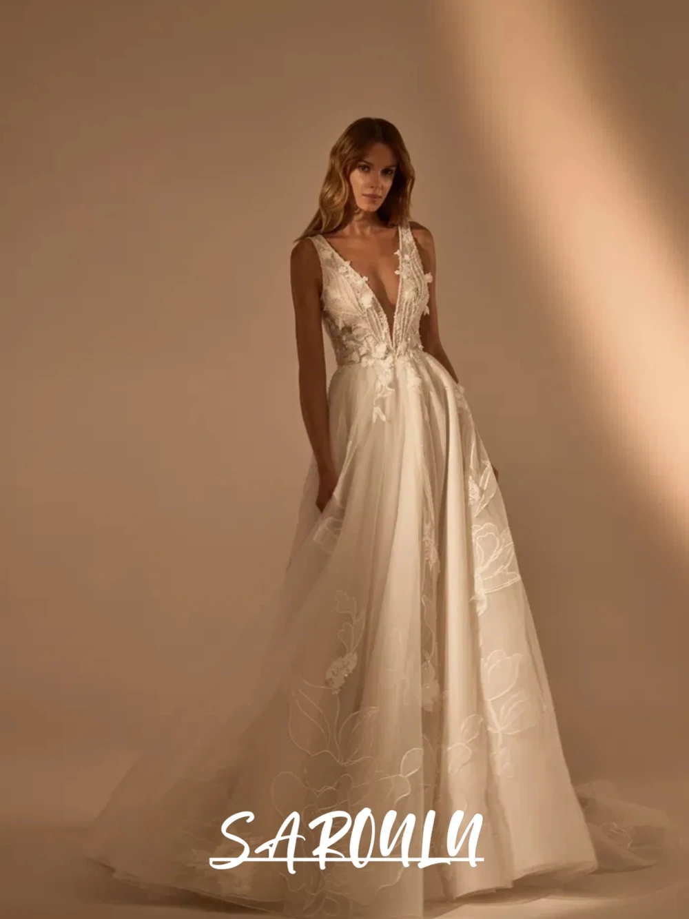 

Bohemian Inspired Deep V Neck Wedding Dress With 3D Floral Lace & Open Back Romantic Tulle A Line Bridal Gown Customized