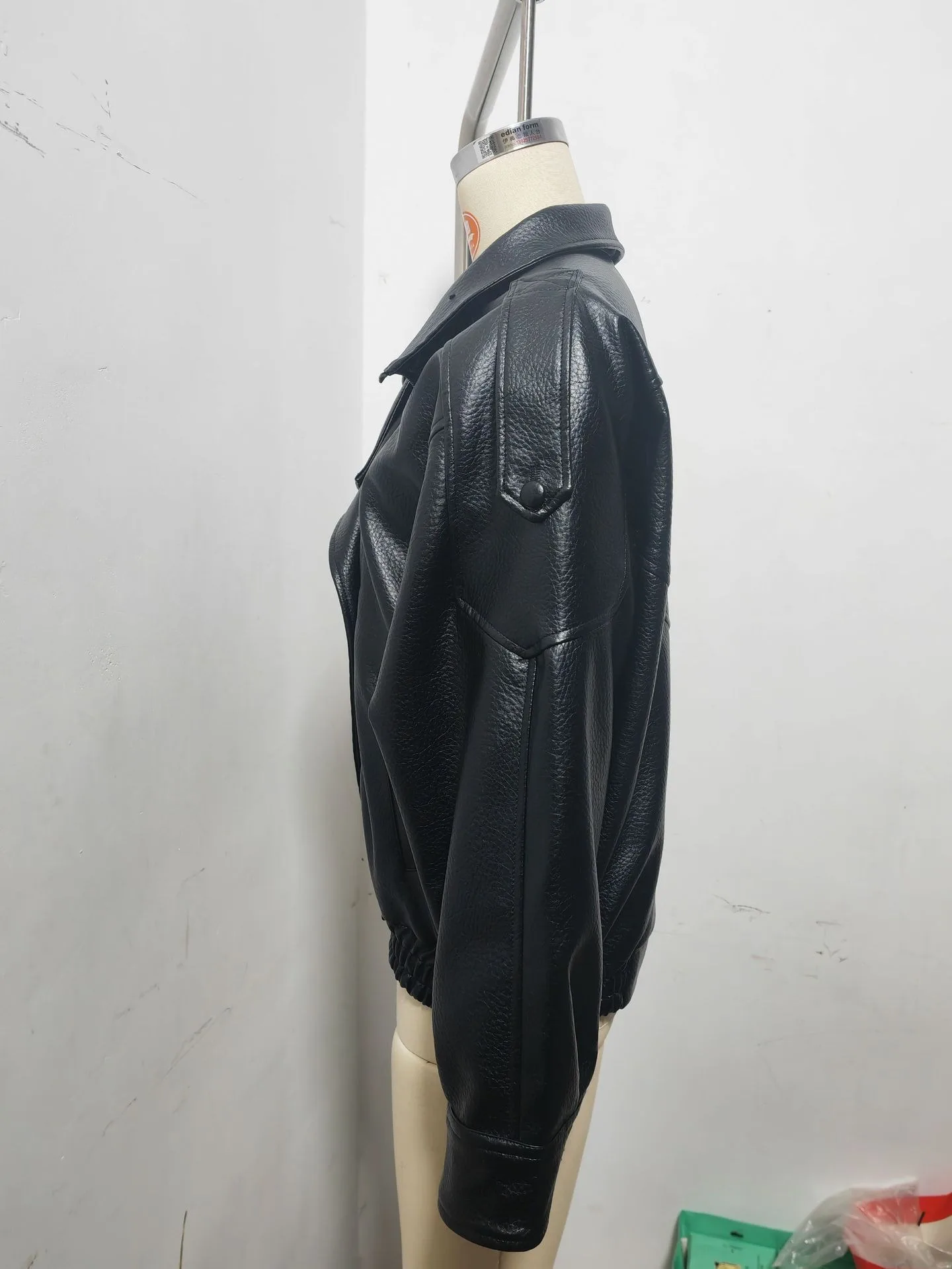 Women's Jacket 2026 Autumn New Black Long Sleeve Pebble Faux Leather Jacket Motorcycle Style Personality Fashion