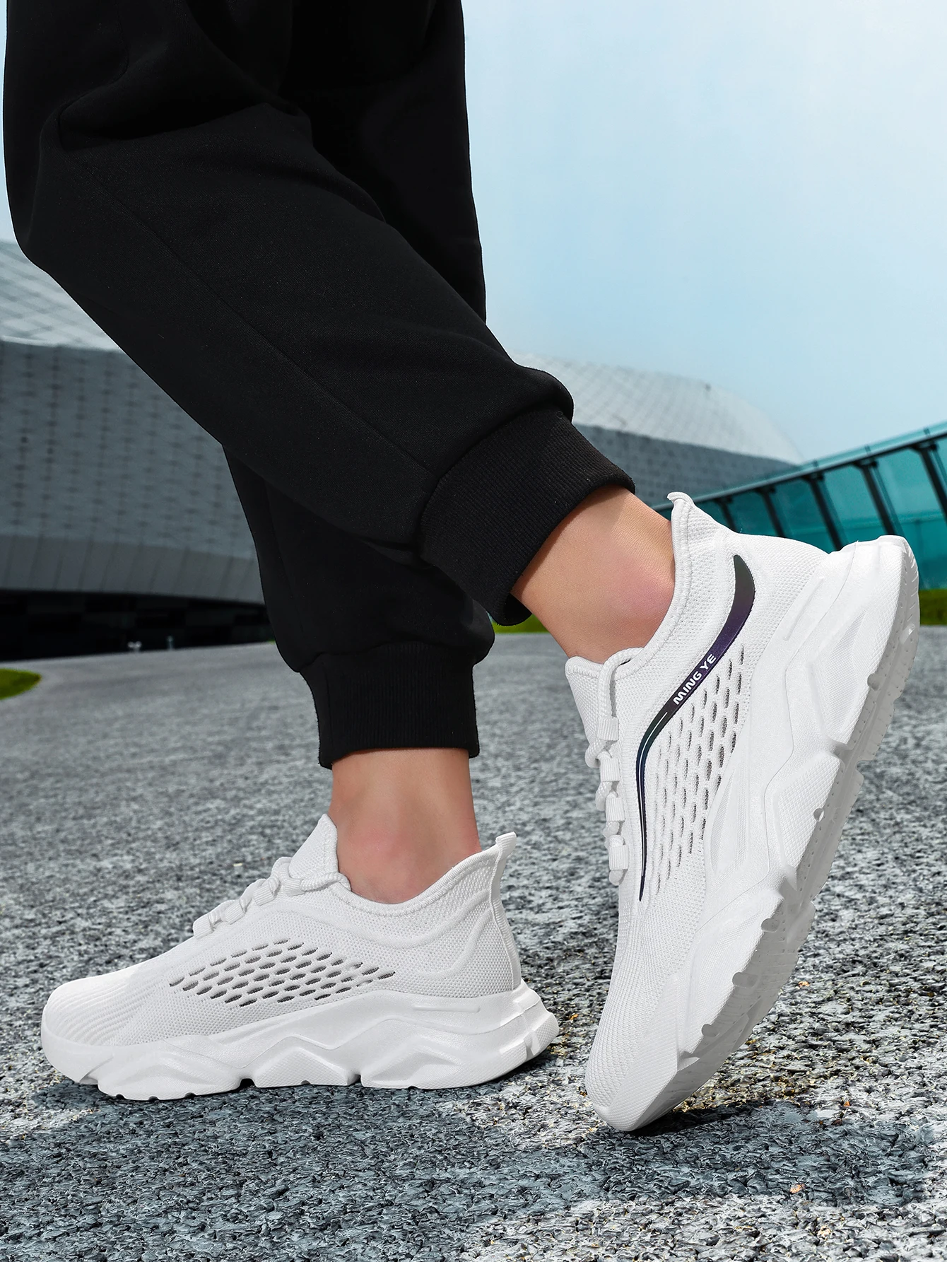Comfortable and Stylish Running Shoes, Outdoor Sports Shoes, Couple Shoes, Running, Fitness, Leisure, and Casual Walking Shoes.
