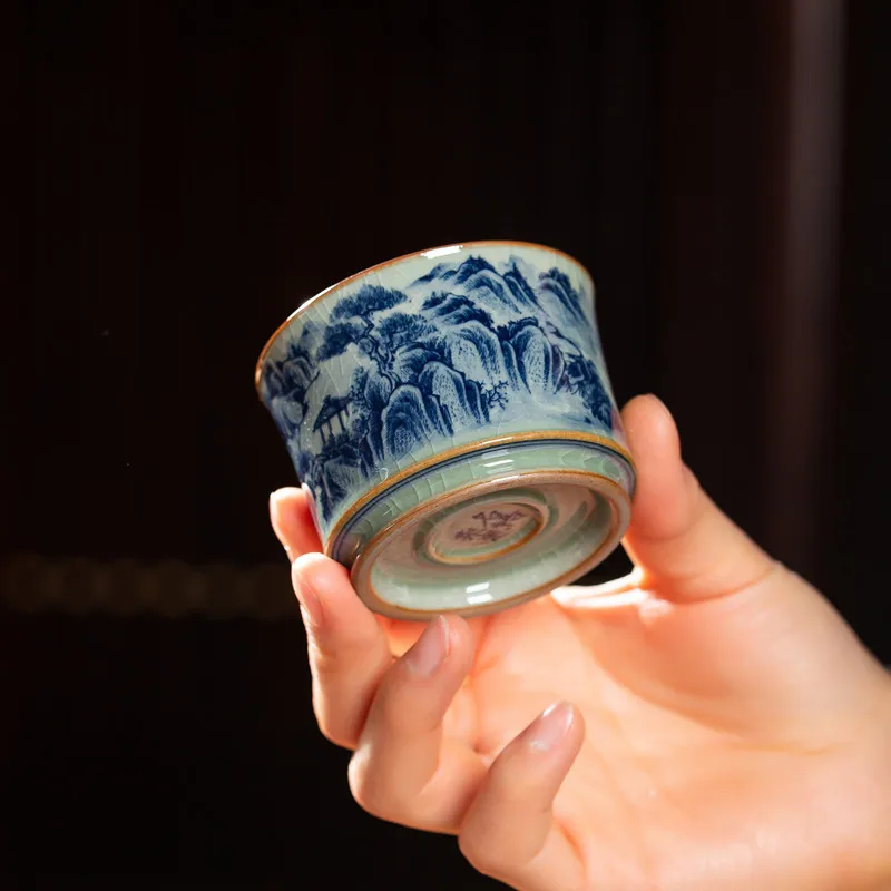 

Расписанная вручную чайная чашка из цзиндэчжэньского фарфора с дизайном гор и воды в стиле кунг-фу, сине-белая, высококачественная, для владельца.