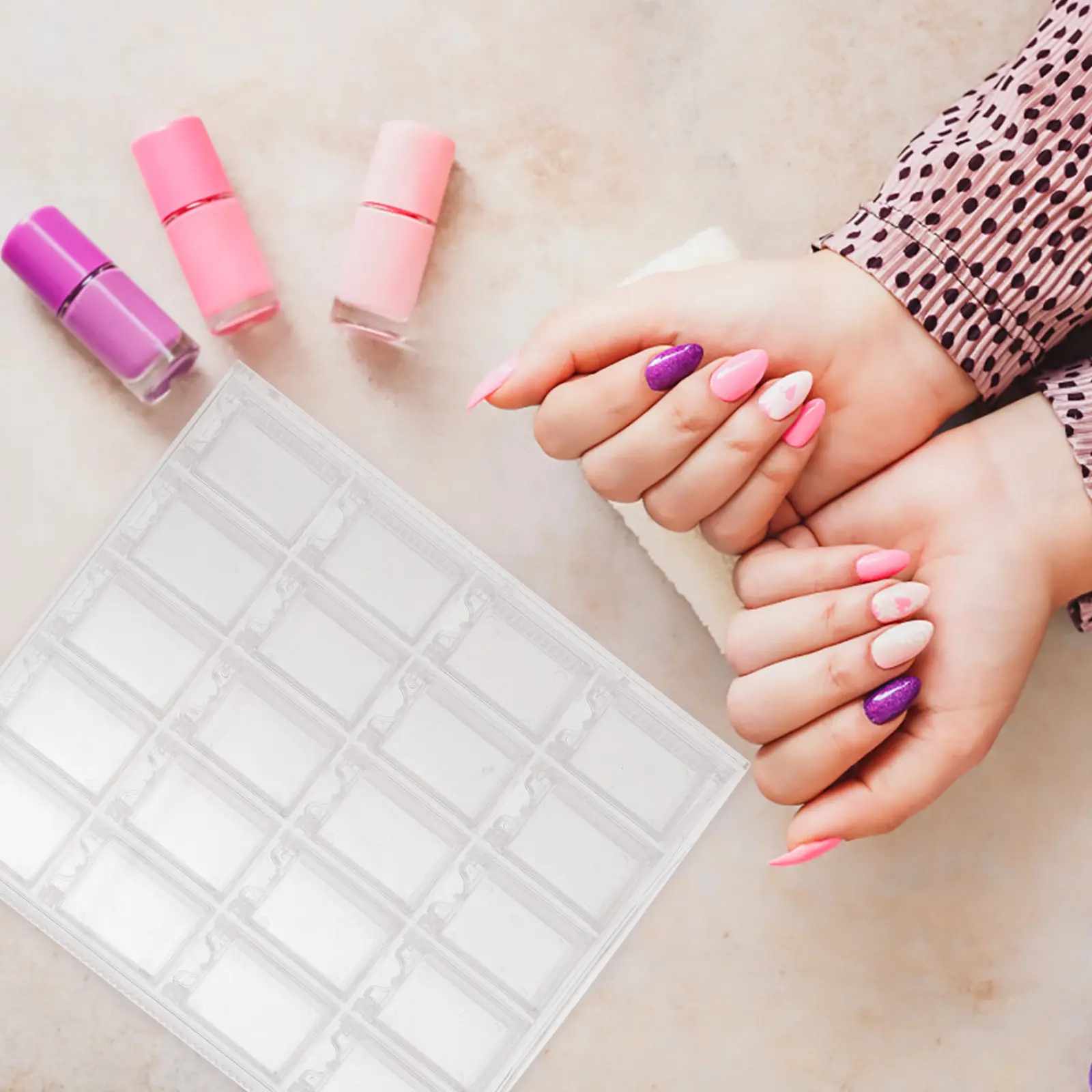 

Nail Case Organizer Box 21-Grid Plastic Storage Box High Transparency Lock Buckle Design Efficient Nail Container for Crystal