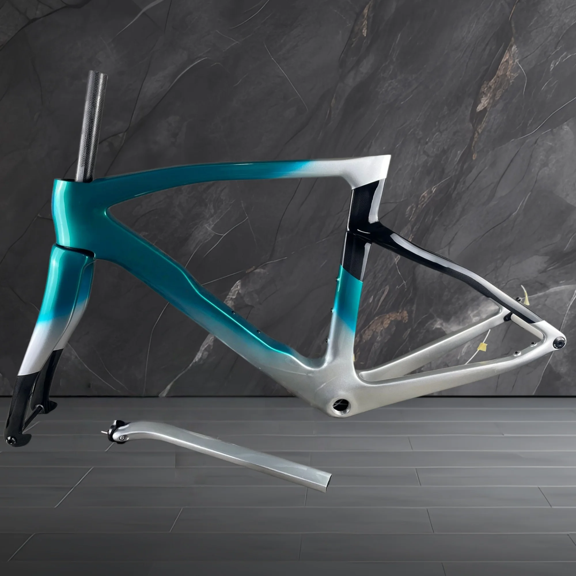 

F14 carbon fiber bicycle frame, disc brake/rim brake road bike frame, aerodynamic carbon fiber road bike frame.