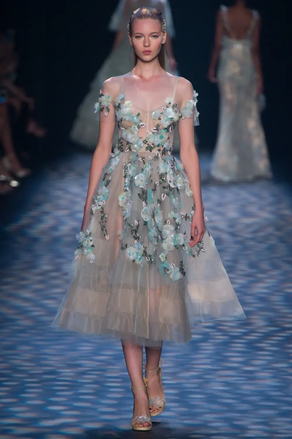 

591 Короткие рукава Зеленые цветы из бисера длиной до колена فساتين платья de fiesta فساتين سهره вечерние платья