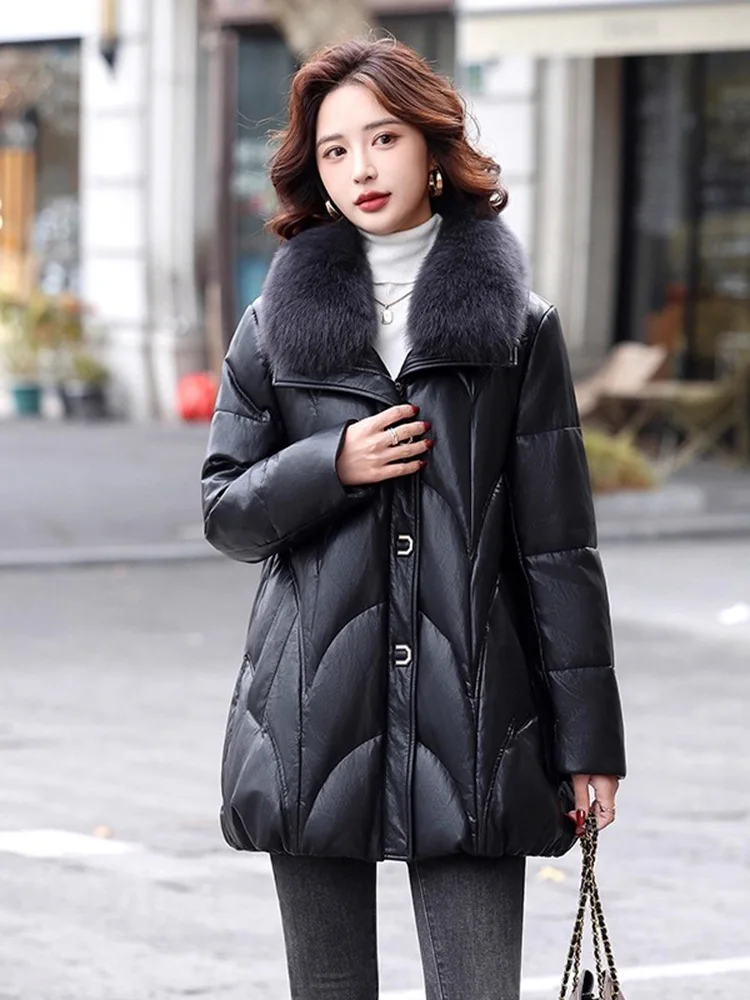 신상 여성 스플릿 가죽 다운 재킷 겨울 패션 폭스 퍼 칼라 와이드 웨이스트 따뜻한 가죽 다운 코트 캐주얼 루즈 다운 코트