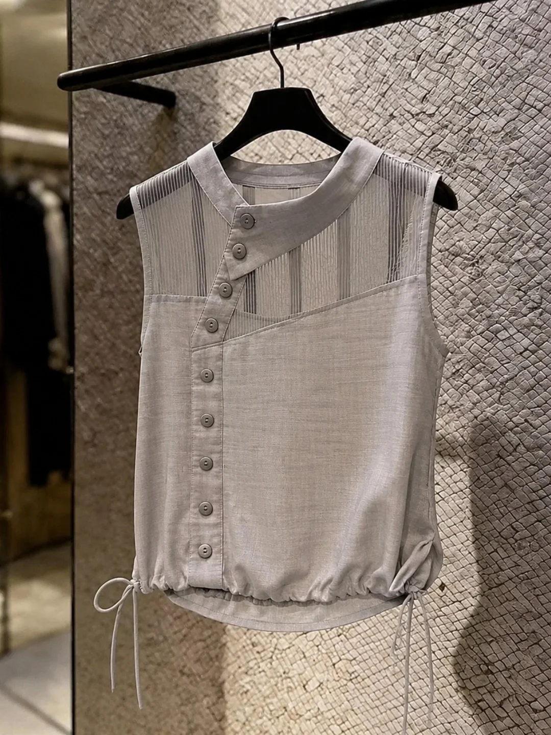 

2026 Summer Trendy Sleeveless Hollow out Top Commute High-End Design Fashion Women's Straight Cut Silk Blend Vest