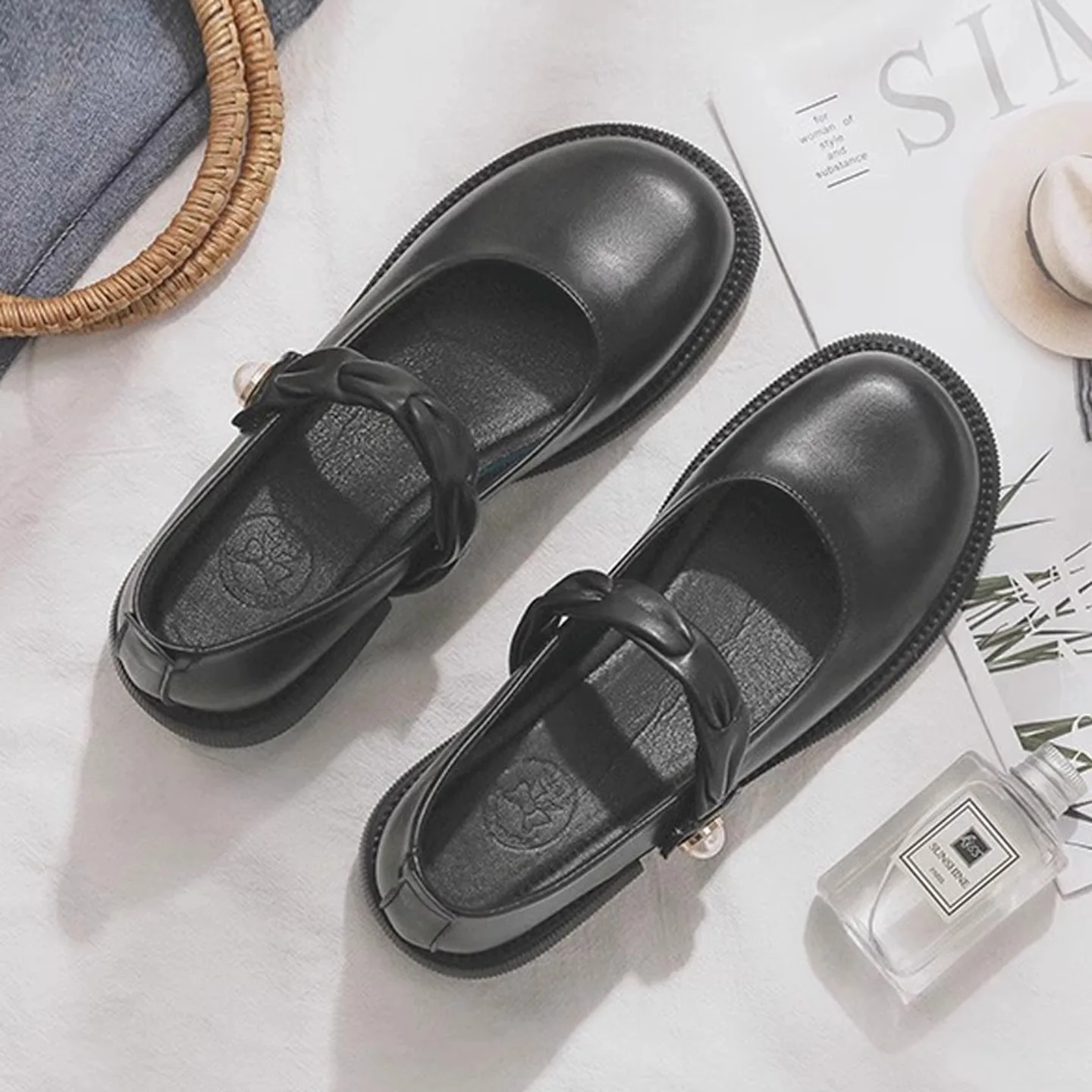 

2025 New Girls' Spring/Summer Soft-Sole Leather Mary Jane Shoes – Stylish Princess Shoes for Kids