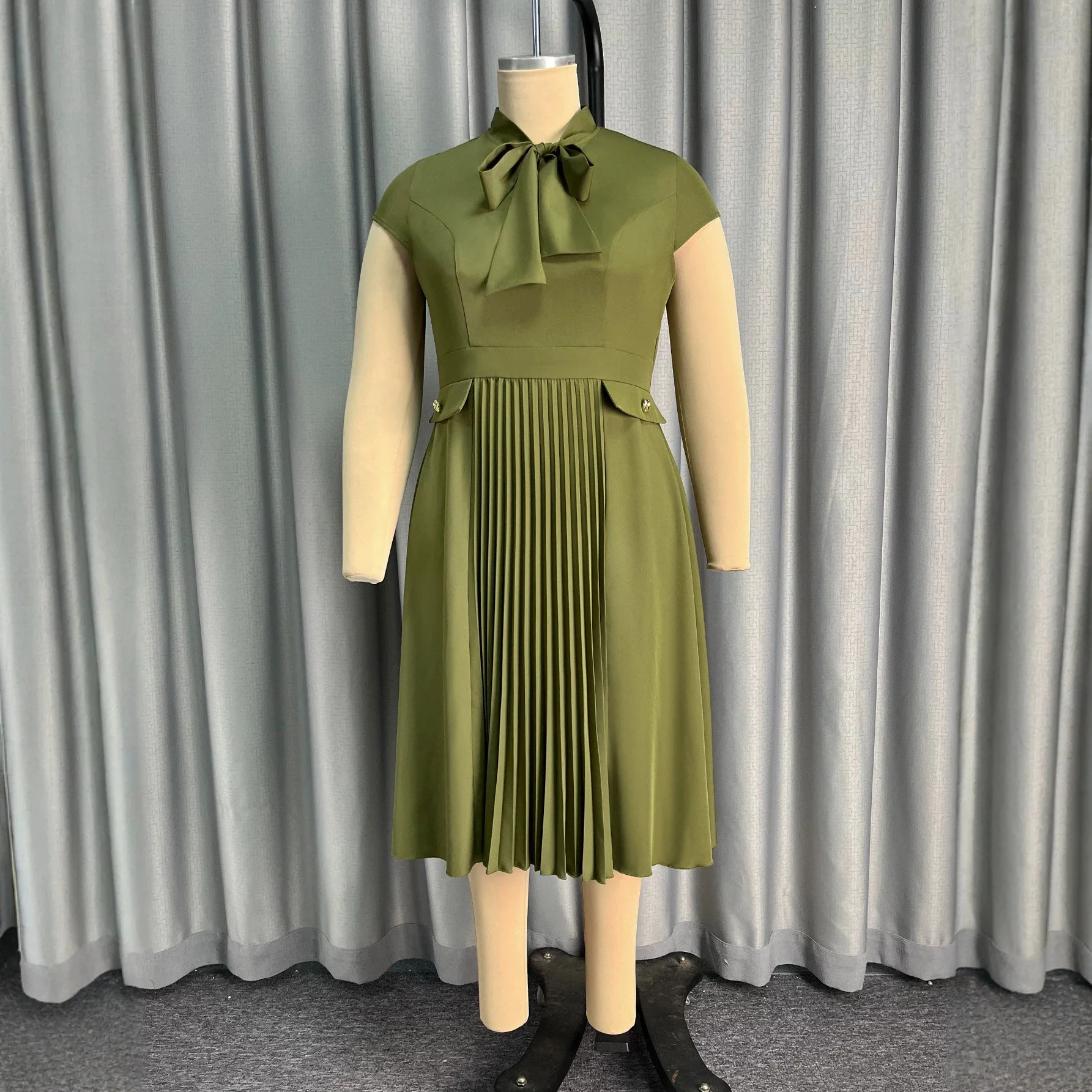 Plus-size Women's Olive Green Bow Dress, Short-sleeved Waist-cinching Accordion Pleated, Mid-length Lady Cloth Dress Midi Party