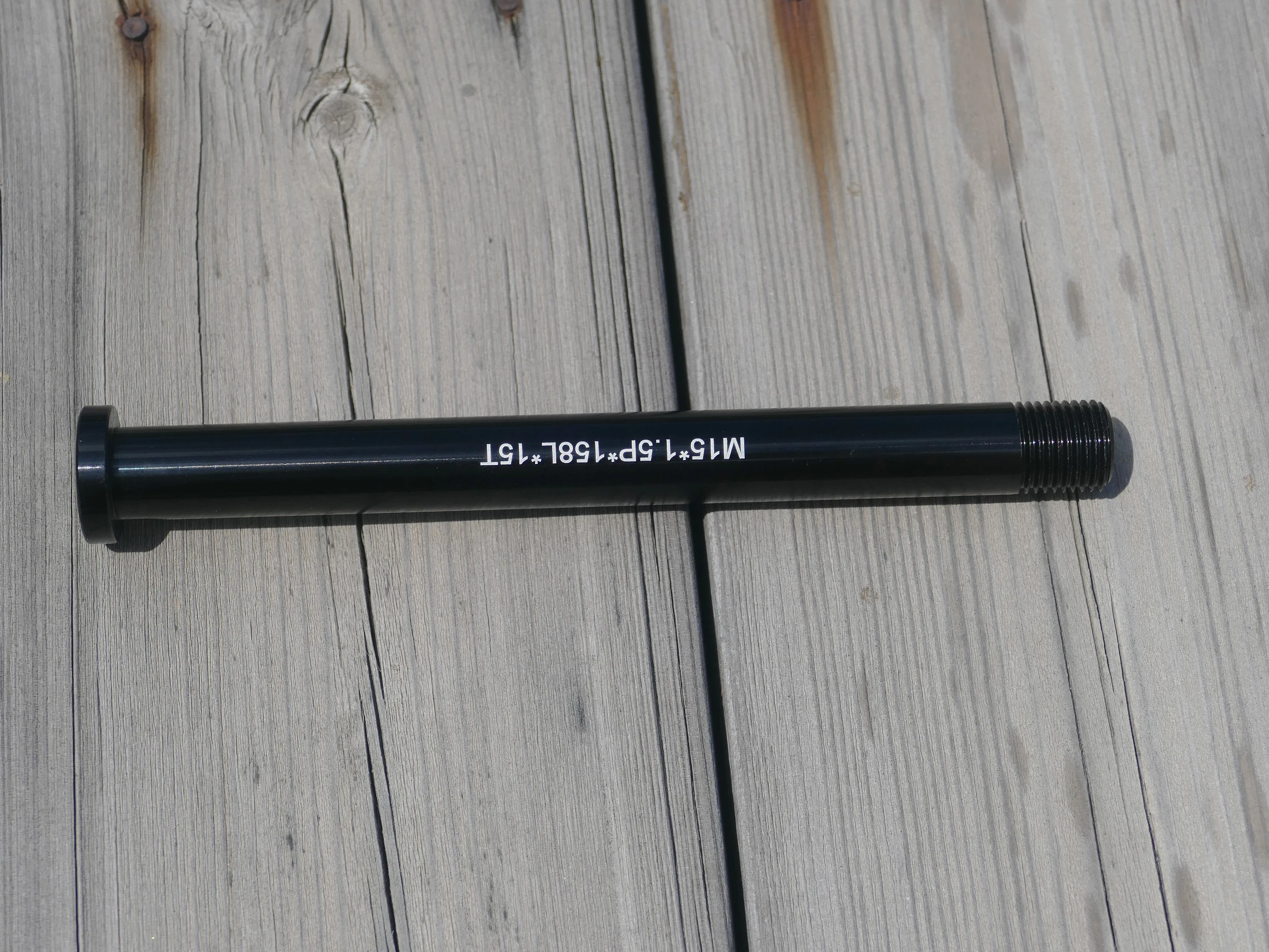 

axle 15mm , boost 110mm through axle for Mountain MTB bike Thru-axle 15mm For Front Fork For Hub spacing : 110mm