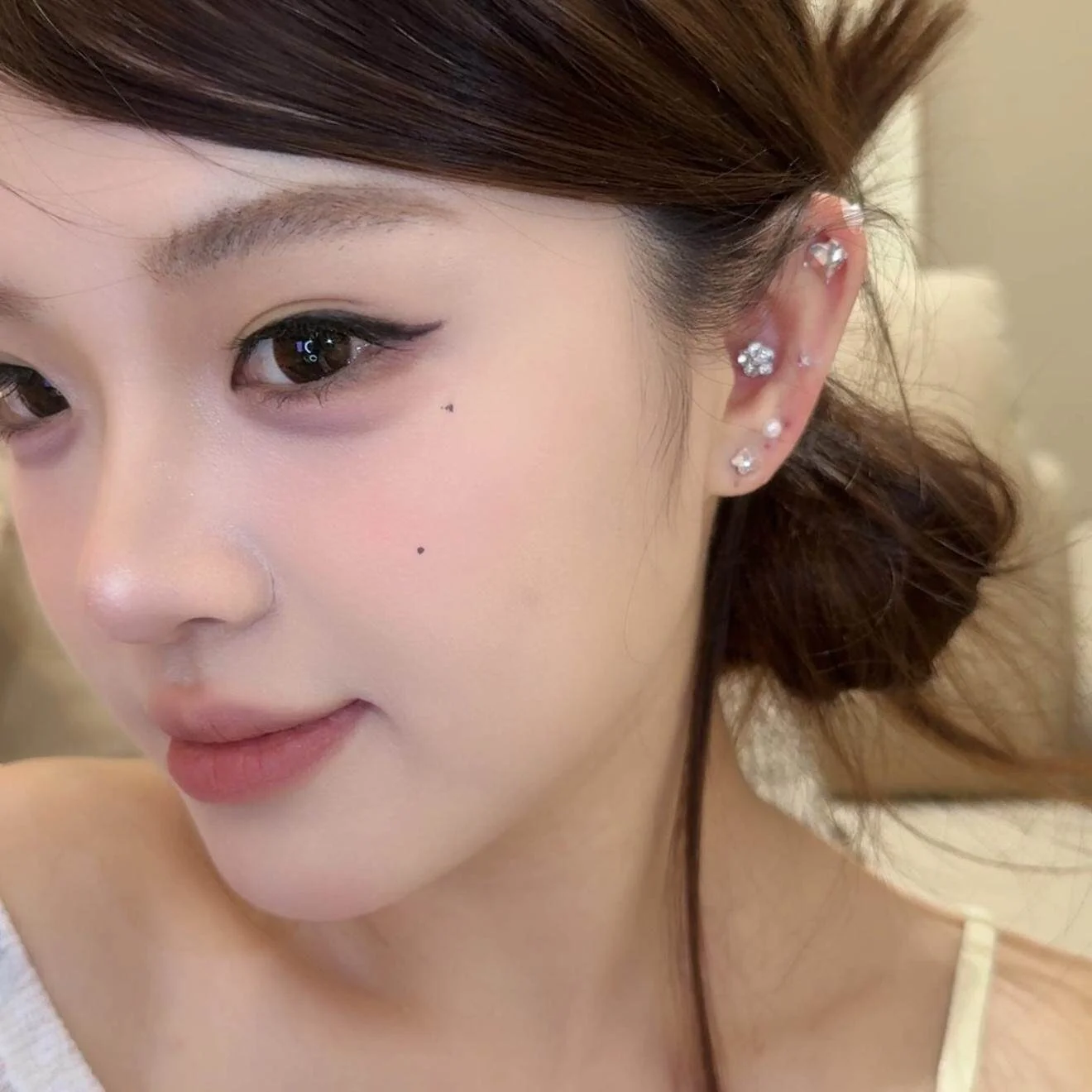 New Fashion Crystal Magnetic Bead Ear Jewelry No Piercing Required Ear Acupoint Stickers Shiny Diamond Design Ear Studs
