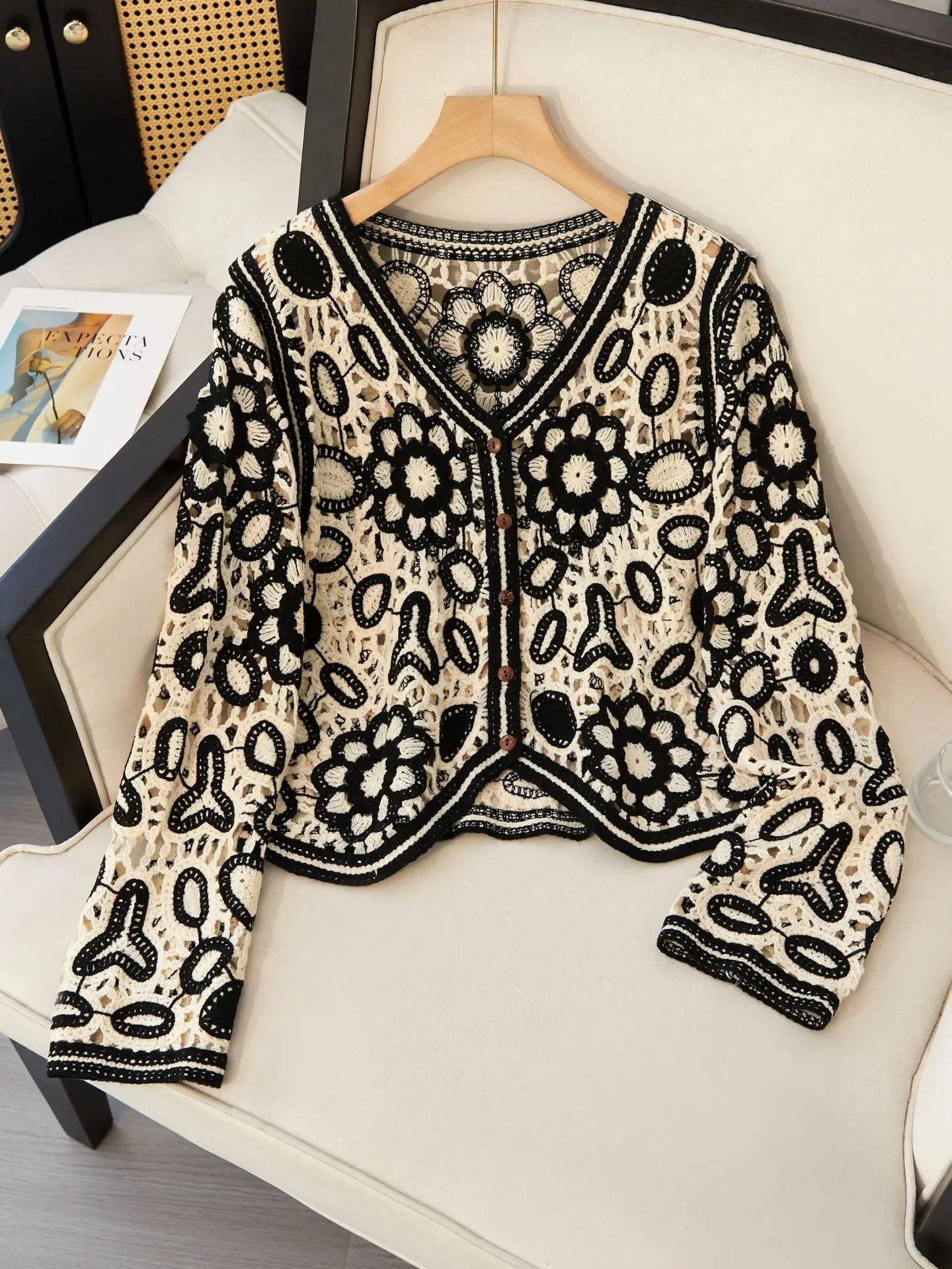

2025 Autumn Bohemian Holiday National Style Retro Crochet Hollow Cardigan Women's Short V-neck Button Decoration Knitted Jacket