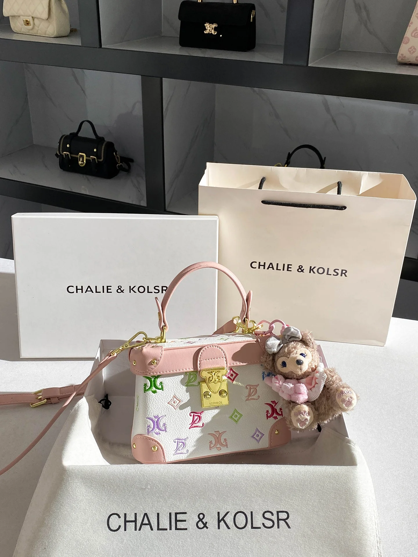 sac-bandouliere-brode-chaliekolsr-sac-a-main-carre-en-cuir-souple-nouvelle-collection-ete-2026-sensation-haut-de-gamme-taille-moyenne
