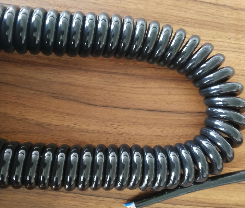 Factory direct sales high quality spring screw cable 4 core black retractable power cord retractable wire