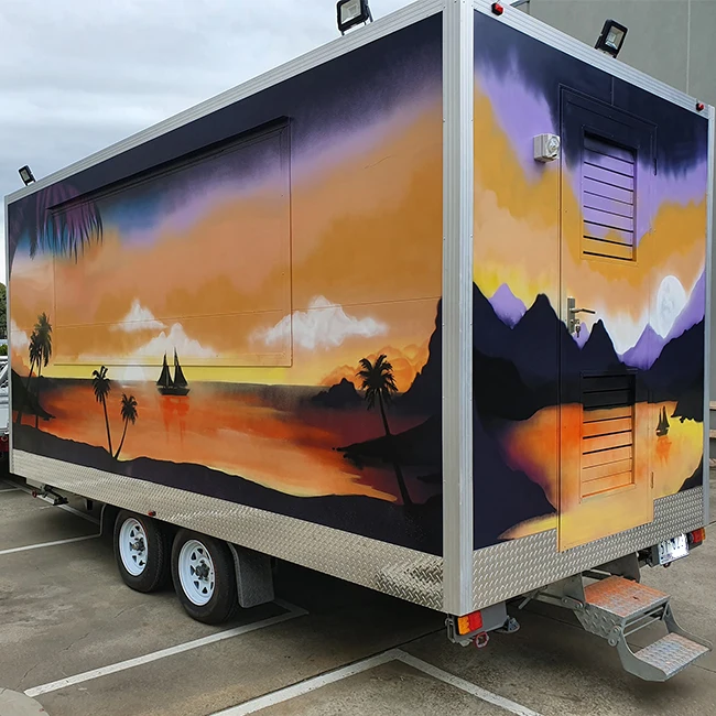 يقدم مقطورة الطعام المتنقلة خدمات توصيل الوجبات السريعة بما في ذلك عربات البرجر وخدمة القهوة، مناسبة لأطعمة الشوارع