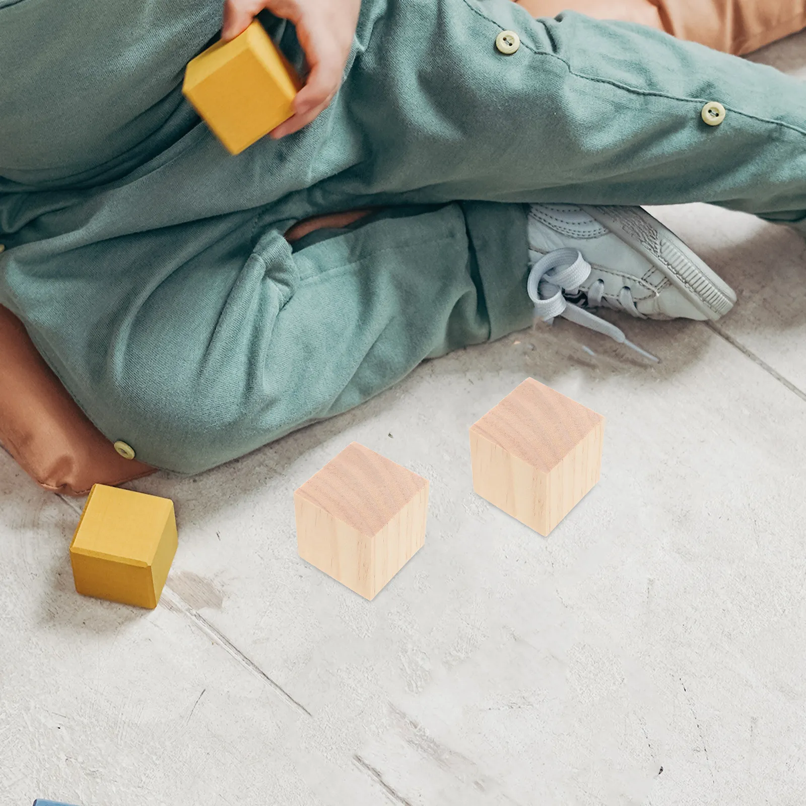 

20 шт. заготовок из натурального дерева, кубики 5 см, гладкая поверхность, для поделок, росписи, окрашивания, идеально подходят для детского творчества