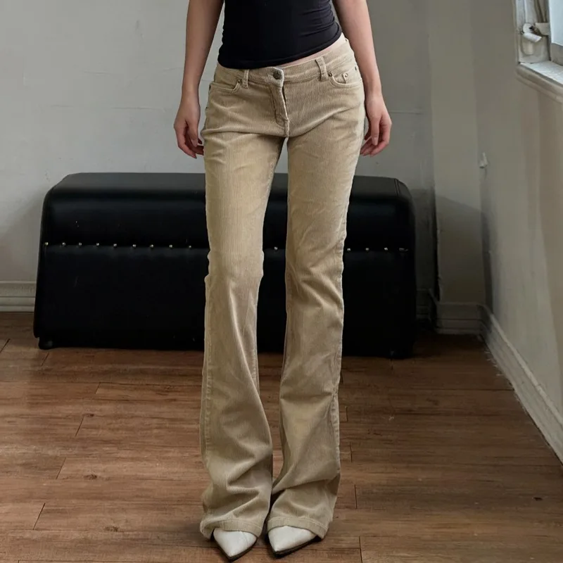 

2026 Новые женские облегающие джинсы-клеш — стильные брюки-клеш для шикарного образа