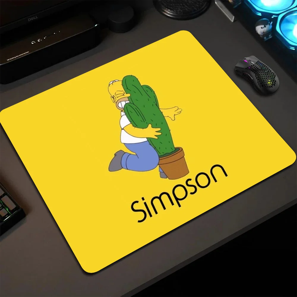 

Cute Cartoon The S-Simpsons Mousepad Small LockEdge Mouse Pad For Gamers Computer Desk Pad Anti-slip Rubber