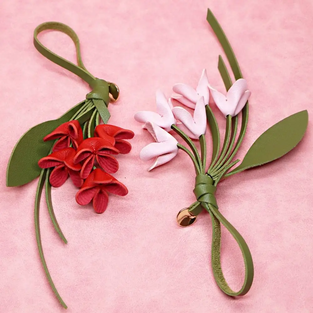 

Multi-color Hanger Flower Pu Leather Pendant Handmade Cartoon Leather Keychain Car Keyring Creative Bag Pendant Men