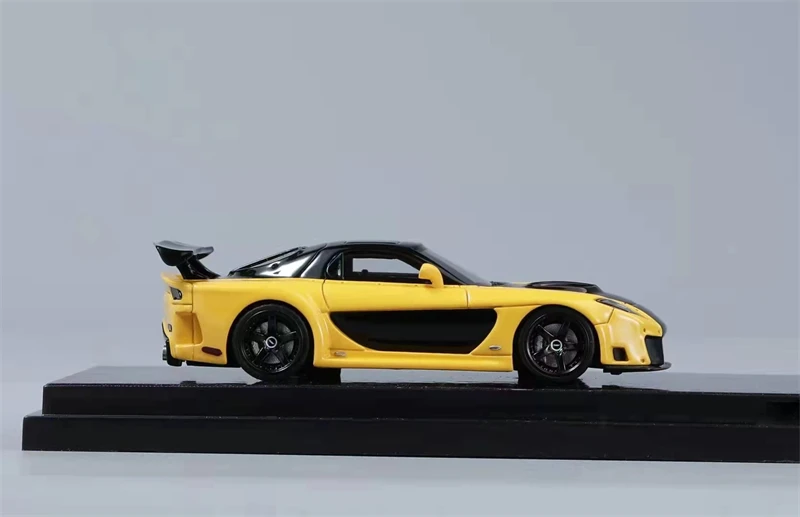 YM 1:64 Mazda RX7 Veilside Fortune 7 Resin Model Car