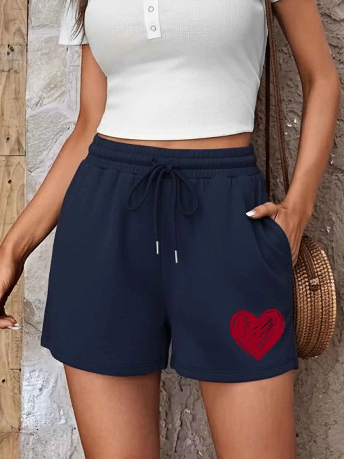 

2026 Women's Summer Casual Shorts Red Heart Print Loose Fit Stylish and Versatile Suitable for Gym and Lounge Wear