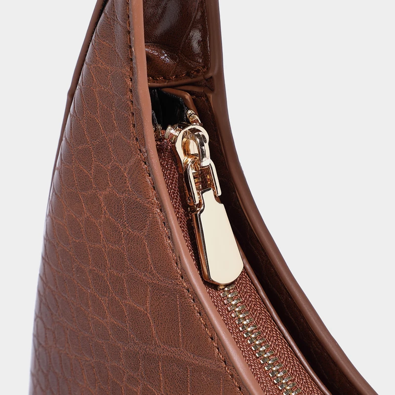 Vintage harlee meia lua sacos para mulheres designer de luxo bolsa e bolsas 2024 novo em plutônio crocodilo padrão rebite decoração pequena axilas ombro alta qualidade Frete grátis Envio rápido chega