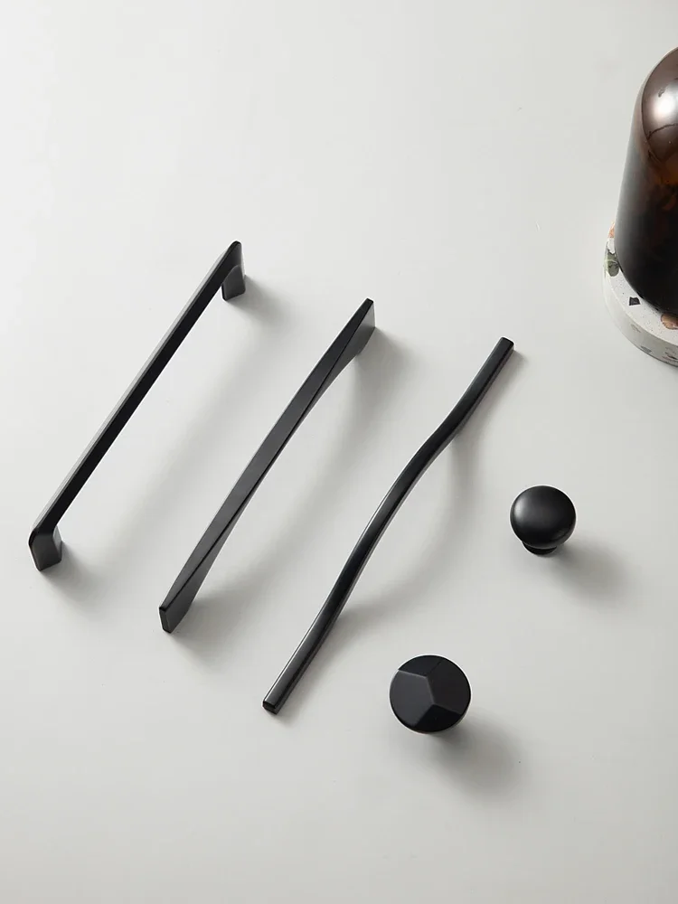 

Modern Brilliant Black Cabinet Handles Kitchen Handles Drawer Knobs Cabinet Pulls Cupboard Handles for Furniture Hardware