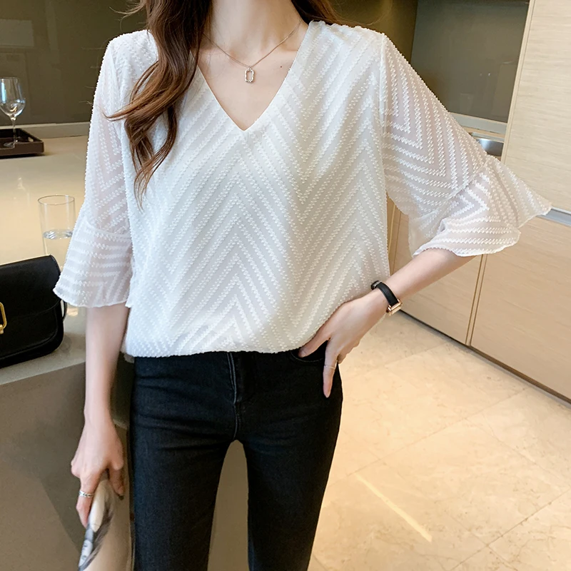 

Summer Women's Chiffon Shirt Loose Fit Short Sleeve V-Neck Top Fashionable plus Size Loose Arm T-Shirt Female Fashion