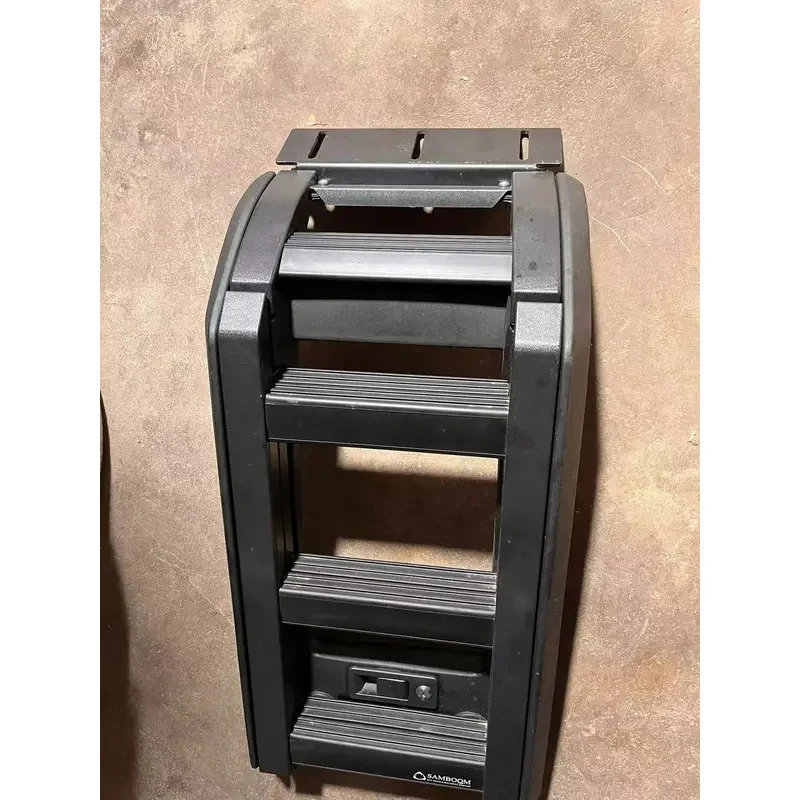 맞춤형 픽업 트럭 베드 캐노피 (측면에 설치된 사다리 포함, 사용자 친화적 공간)