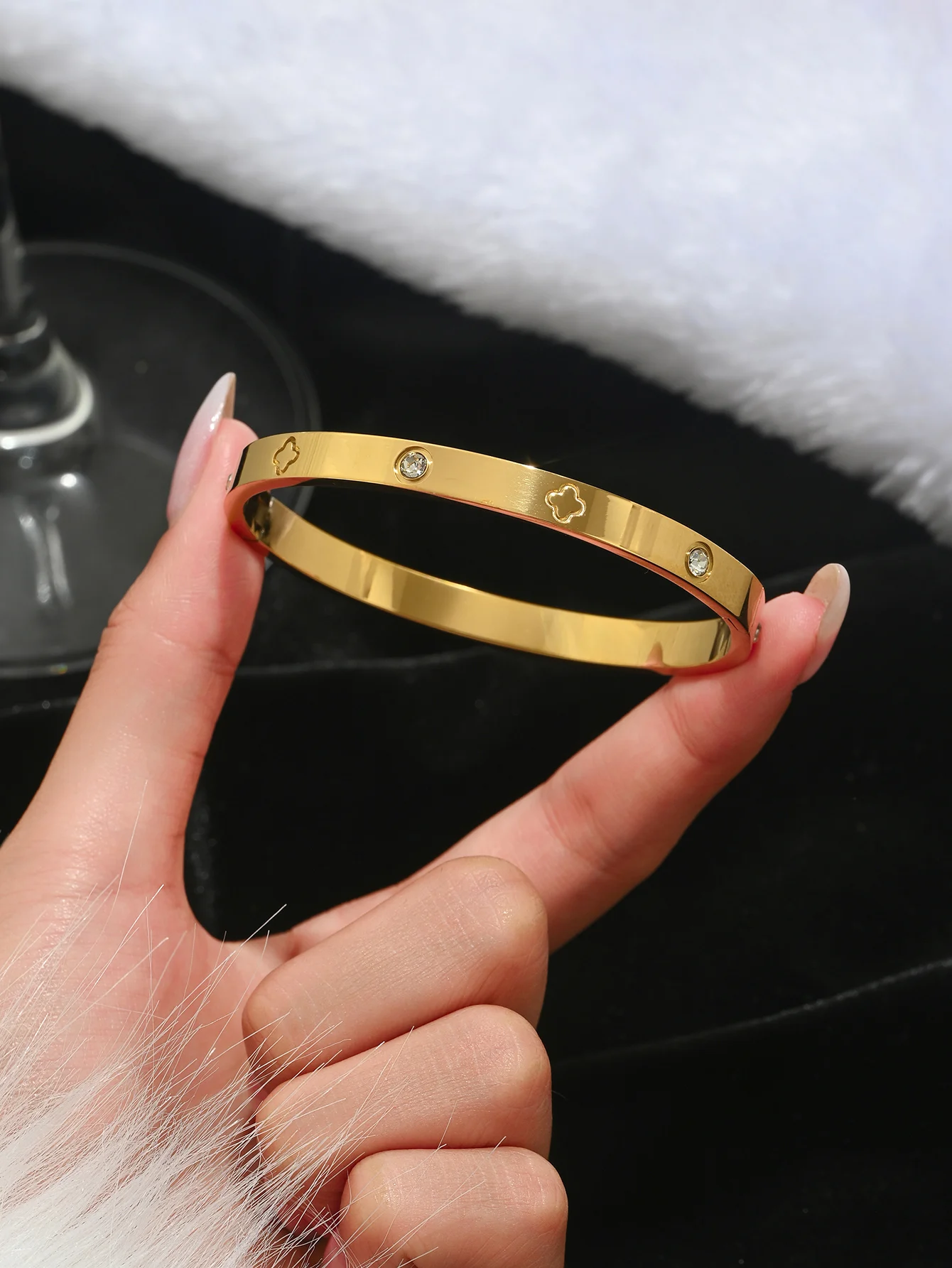 طقم ألماس ذهبي من الفولاذ المقاوم للصدأ سوار نسائي بأربع أوراق البرسيم، مجوهرات عصرية من الفولاذ المقاوم للصدأ، سوار على شكل زهرة بخمس أوراق