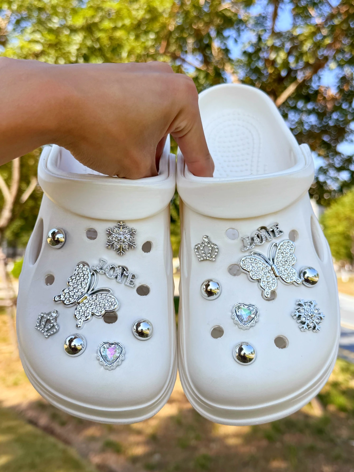 16 pieces of Silver butterfly snowflake shoes for DIY Casual accessories - an interesting and multi-functional personalized way