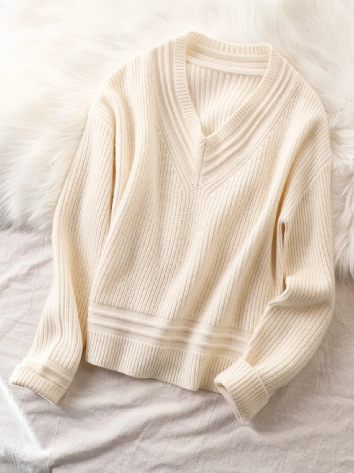 

Новый тяжелый кашемировый свитер, женская блузка с v-образным вырезом, свободная верхняя одежда с ленивым ветром, дизайнерский нишевый свитер