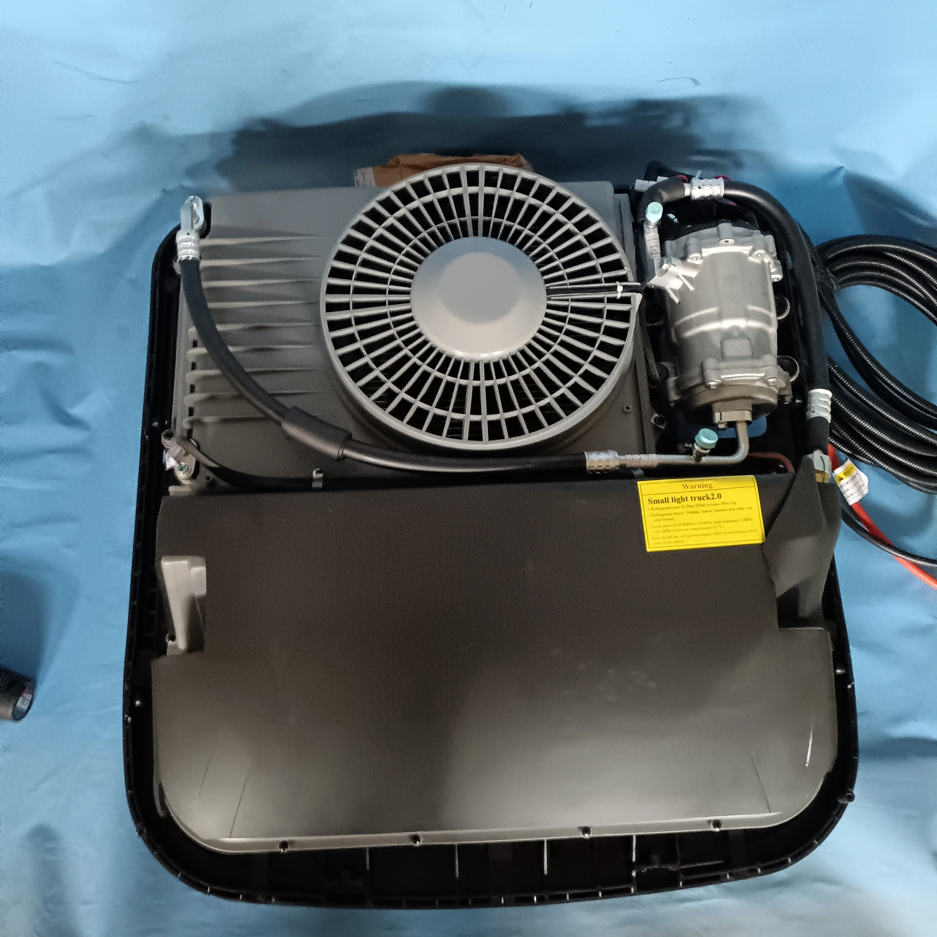 مكيف نظام مواقف السيارات على السطح تيار مستمر 24 فولت 12 فولت شاحنة كهربائية 12 فولت تكييف الهواء RV AC