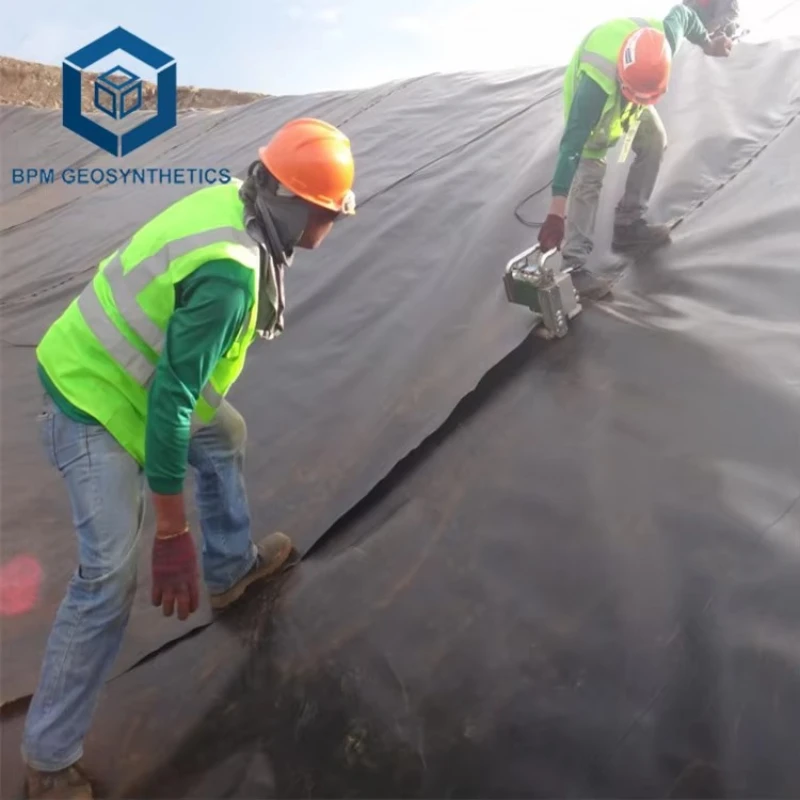 Saldatrice per geomembrana Prezzo per geomembrana HDPE Saldatrice per sovrapposizione di geomembrana HDPE in vendita
