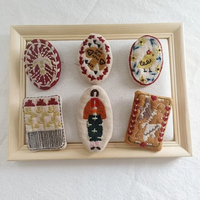 

Japanese Handmade Fabric Embroidery Brooch Bag Clothing Accessories Cartoon Exquisite Chest Badge DIY Patch Clothing Accessories